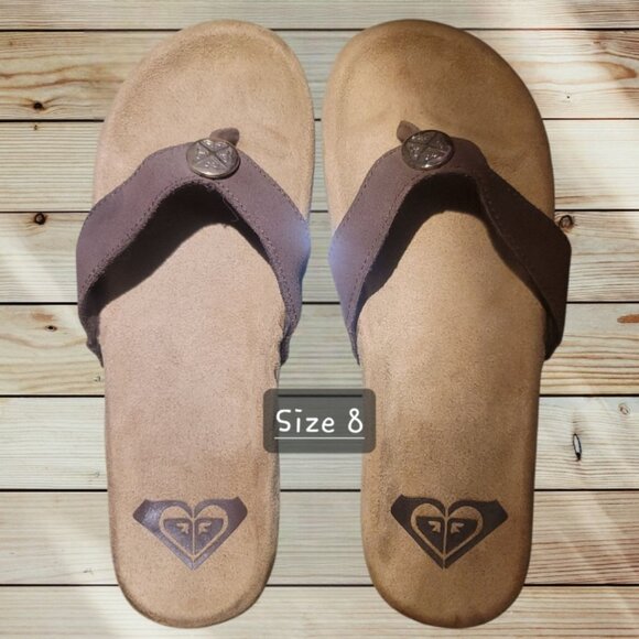 ROXY - SIZE 8 - Leather and Microsuede - Flip Flops - Gold ROXY Logo Medallion - Picture 1 of 5